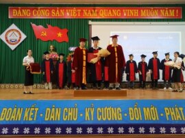 tốt nghiệp